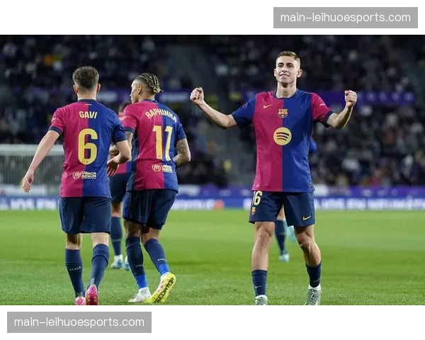 拉菲尼亚突破成功率回升 巴萨右路进攻找到平衡点 拉菲尼亚突破成功率回升 巴萨右路进攻找到平衡点